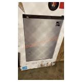 RCA 3.2CUFT. Refrigerator