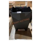 Rubbermaid 12.4gal. Trash Can