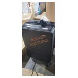 Amazon basics luggage spinner