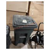 32gal. Trash Can w Wheels