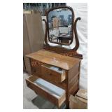 4 Drawer Antique Dresser 38inwx19indx34.5inh