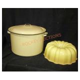 Kettle & Bundt Pan