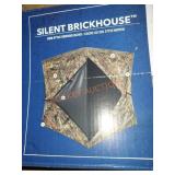 Hub style ground blind