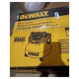 Dewalt 165 PSI air Compressor