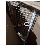 Closet organizing shelf