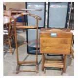 4 pc TV wood tv trays & suit butler