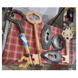 Giant Keyholes & Keys wall hanger lot