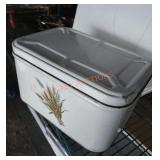 Metal bread tin