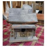 Log cabin birdhouse