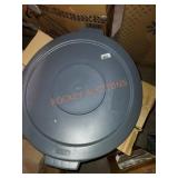 Carlisle Trash Can Lids