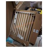 Munchkin extending baby gate