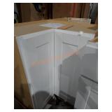 Corner base cabinet