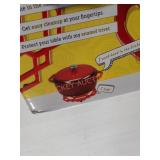 Lodge cast iron 6qt Dutch oven