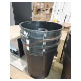 Rubbermaid 32 Gallon Trash Can