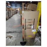 Razorback turf edger