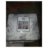 Royal Court Queen Comforter Set