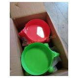 18  peice 9 green and 9 pink Dino bowls