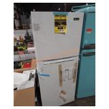 Magic chef refrigerator top freezer;