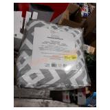 Mainstay  queen complete bedding set
