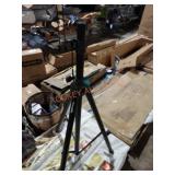 Amazon basics tripod