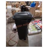 34gal Rubbermaid trash can