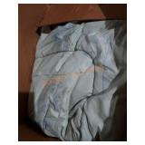 Comforter. Unknown dimensions