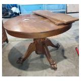 Round claw foot petalstool dinning table