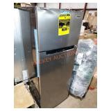 Magic chef refrigerator 7.3 cu.ft