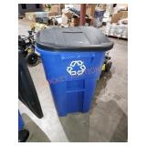 Rubbermaid 50gallon recycling can