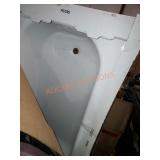 Bootz porcelain right hand drain tub