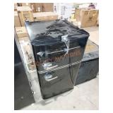 Magic chef mini refrigerator