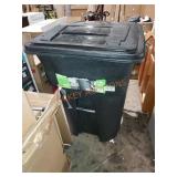 Toter 96 gallon trash can