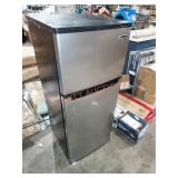 Magic chef mini fridge 4.5 cu.ft