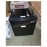 Magic chef 1.7 cu.ft mini refrigerator