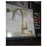 Glacier bay kitchen faucet