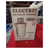 Richmond cedar 4Qt electric ice cream freezer