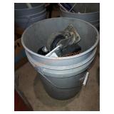 5 gallon bucket castor lot