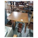 Drop leaf table