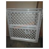 NorthStates 24.5"-41" Plastic Gate
