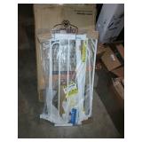 Regalo walk through gate