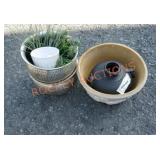 Outdoor garden pot lot