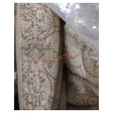 Full/queen comforter