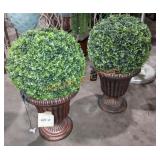 Lighted faux topiary set