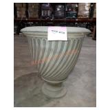 Linens n Things Plastic Pot