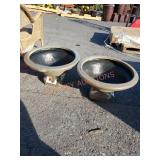 24" wide Urn. 2xthebid!