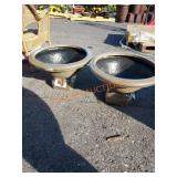 24" wide Urn. 2xthebid!