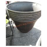 20" plastic planters