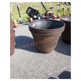 20" plastic planters