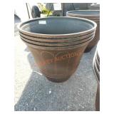 20" plastic planters