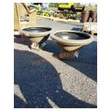 24" wide Urn. 2xthebid!